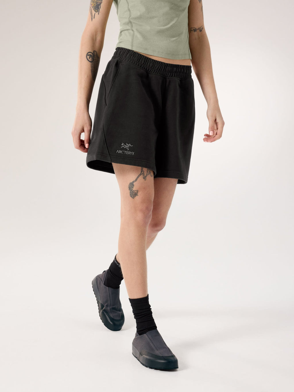 Emblem Fleece Short 6" Women's