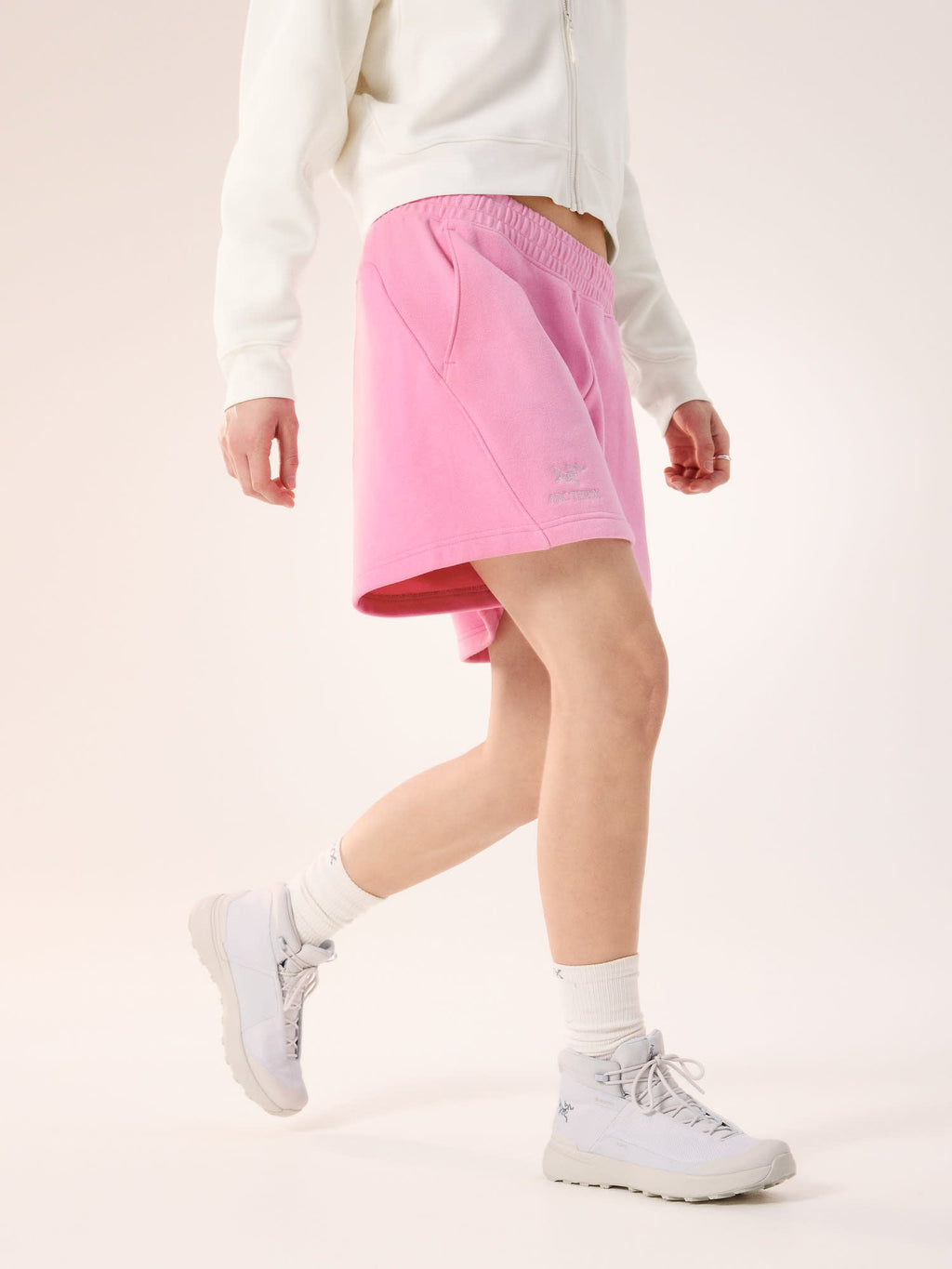Emblem Fleece Short 6" Women's