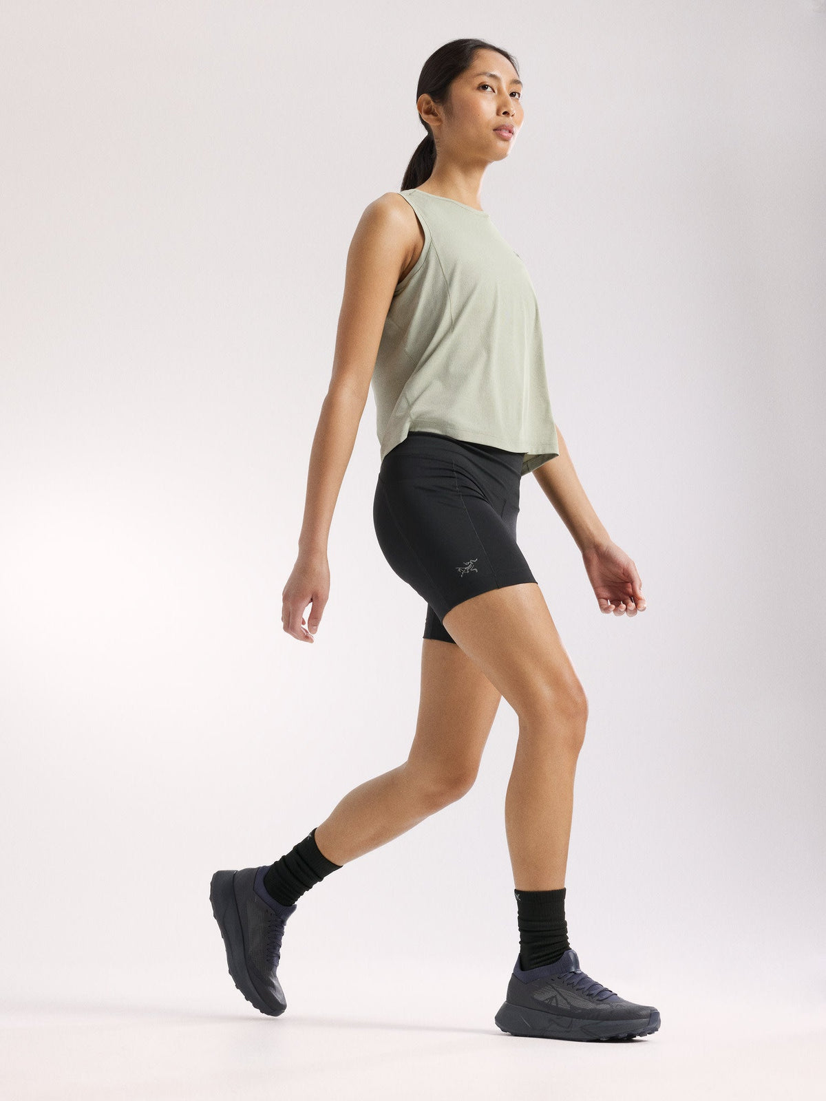 Essent High-Rise Utility Short 6" Women's